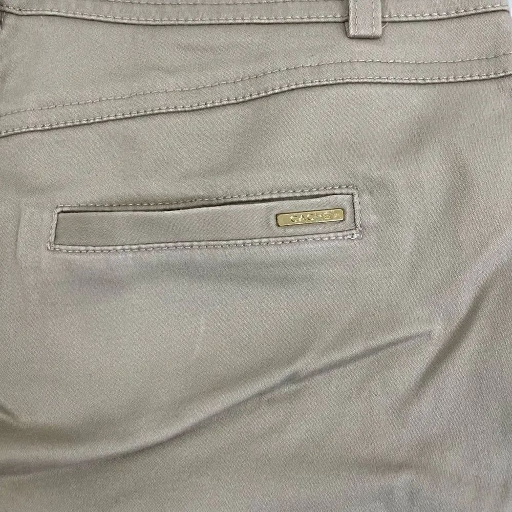 Cache| Bermuda| shorts| Has stretch| Thick material - Picture 6 of 11